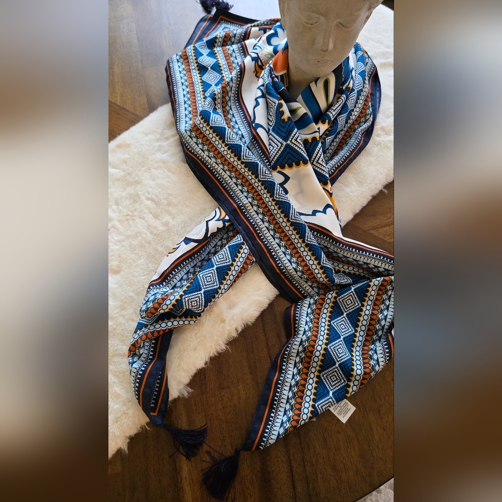 Elegant Blue and Brown Patterned Scarf
